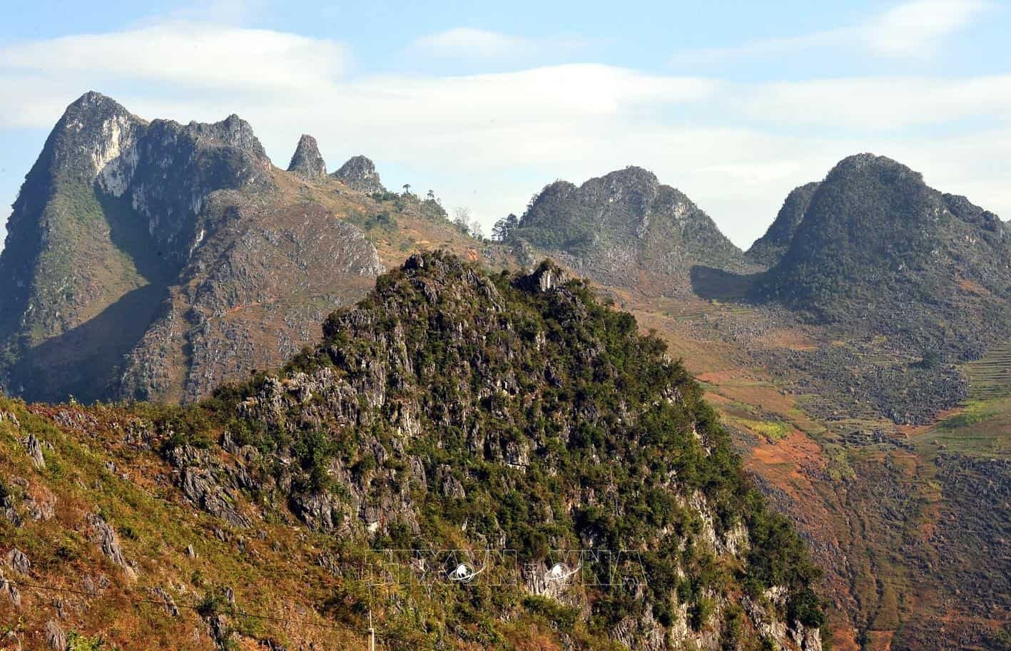 5-cao-nguyen-da-dong-van (1).jpg