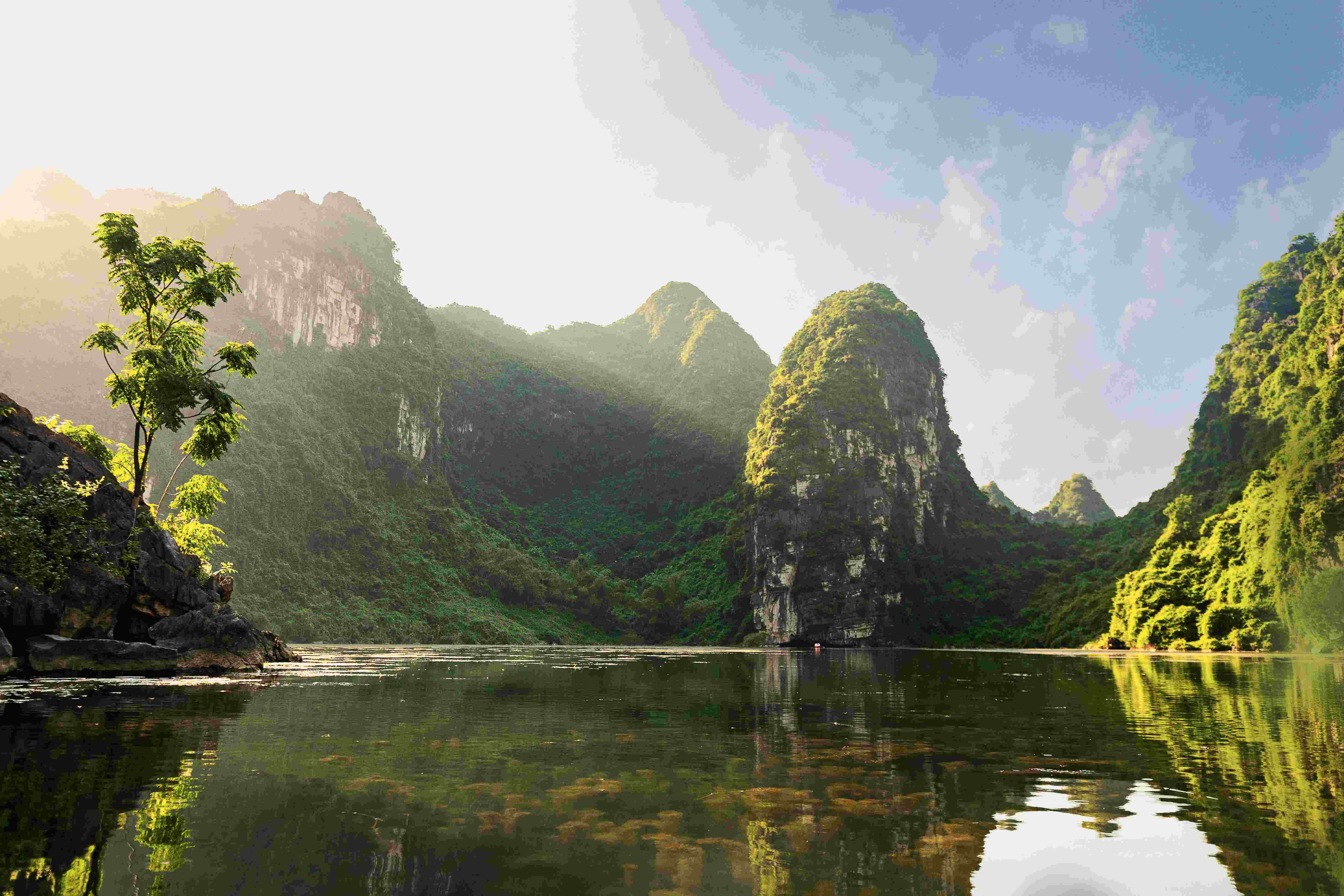 2-ve-dep-thien-nhien-tai-trang-an-ninh-binh.jpg