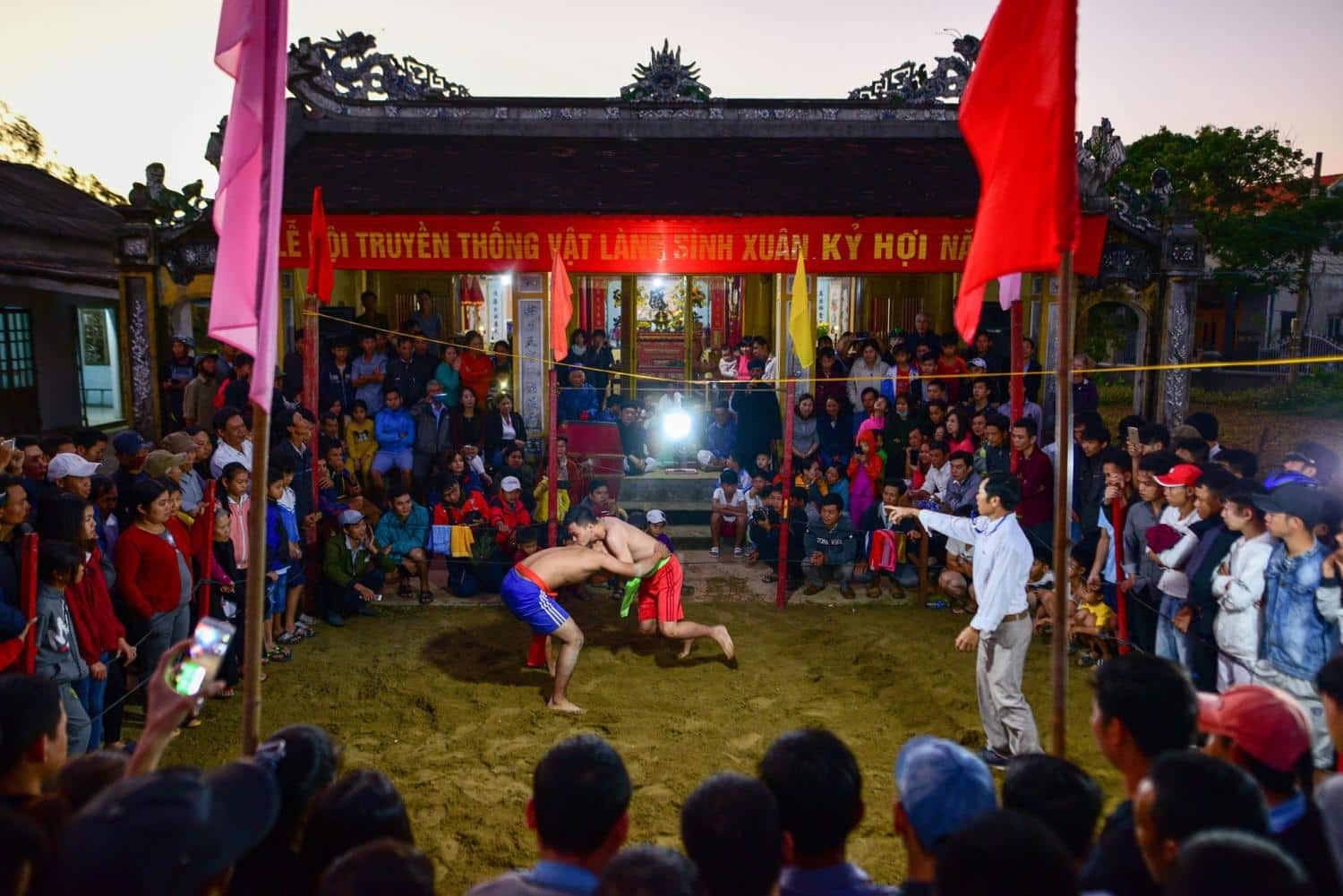 3-cac-hoat-dong-trong-hoi-vat-lang-sinh (1).jpg