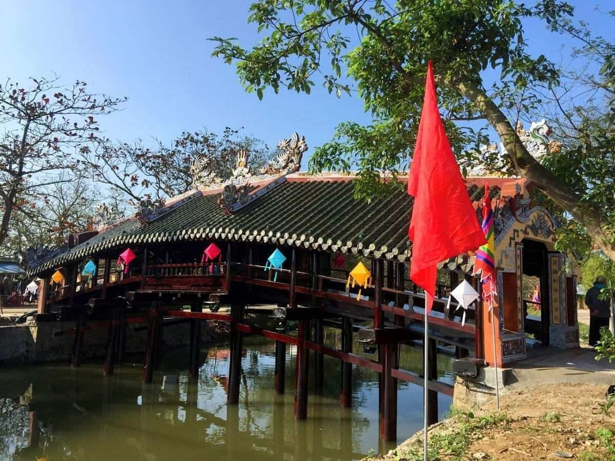 3-hinh-thuc-to-chuc-le-hoi-bai-choi-hue (1).jpg