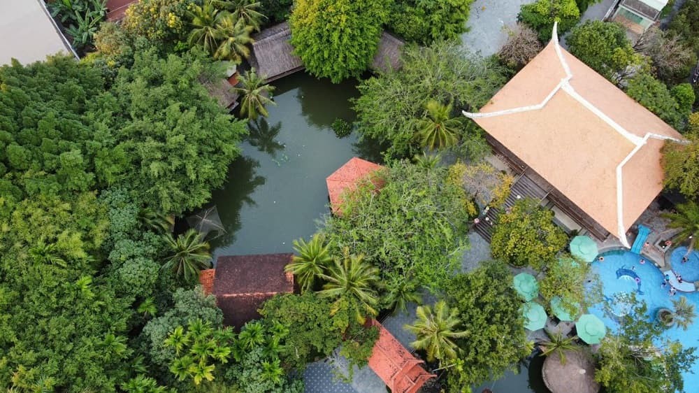 ve-dep-xanh-mat-tai-khu-du-lich-phuong-nam-khi-nhin-tu-tren-cao (1).jpg