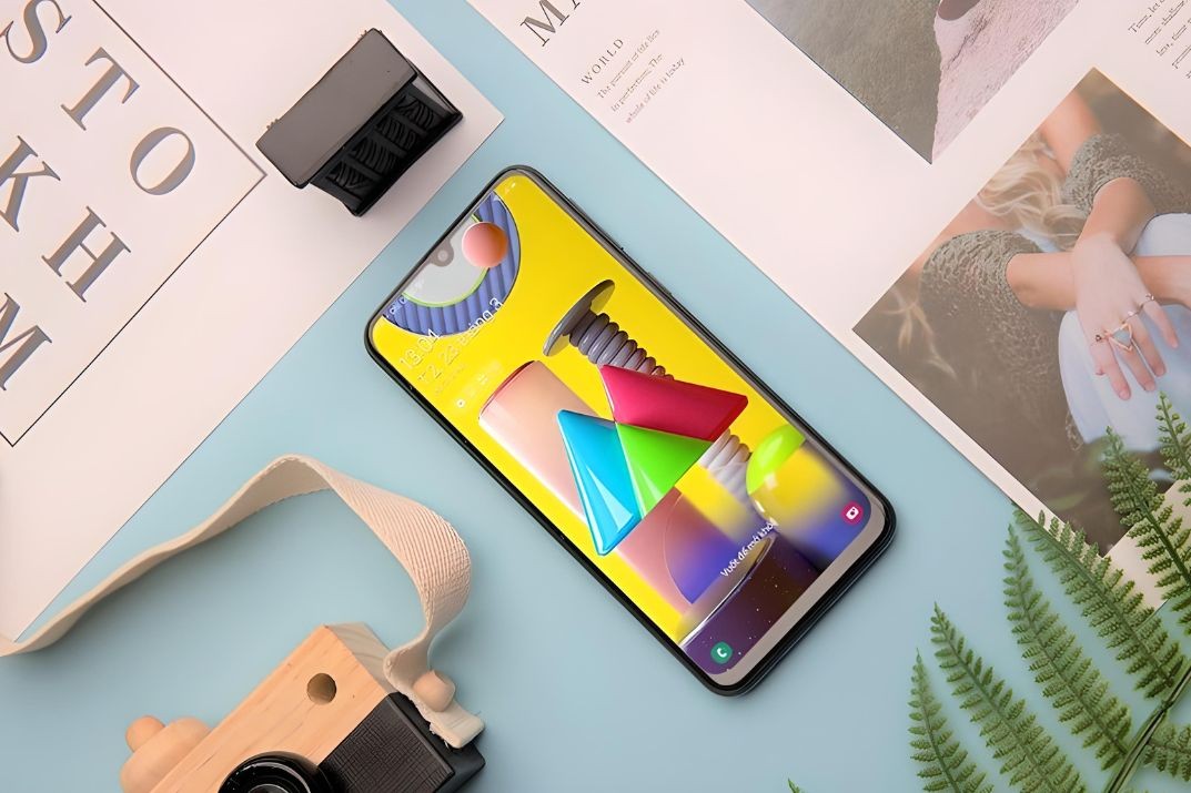 samsung-galaxy-m-dong-dien-thoai-manh-me-dot-pha-voi-gia-ca-vo-cung-phai-chang.jpg