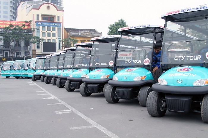 9-xe-dien-de-dang-di-chuyen-nhe-nhang-voi-nhung-doan-du-khach.jpg