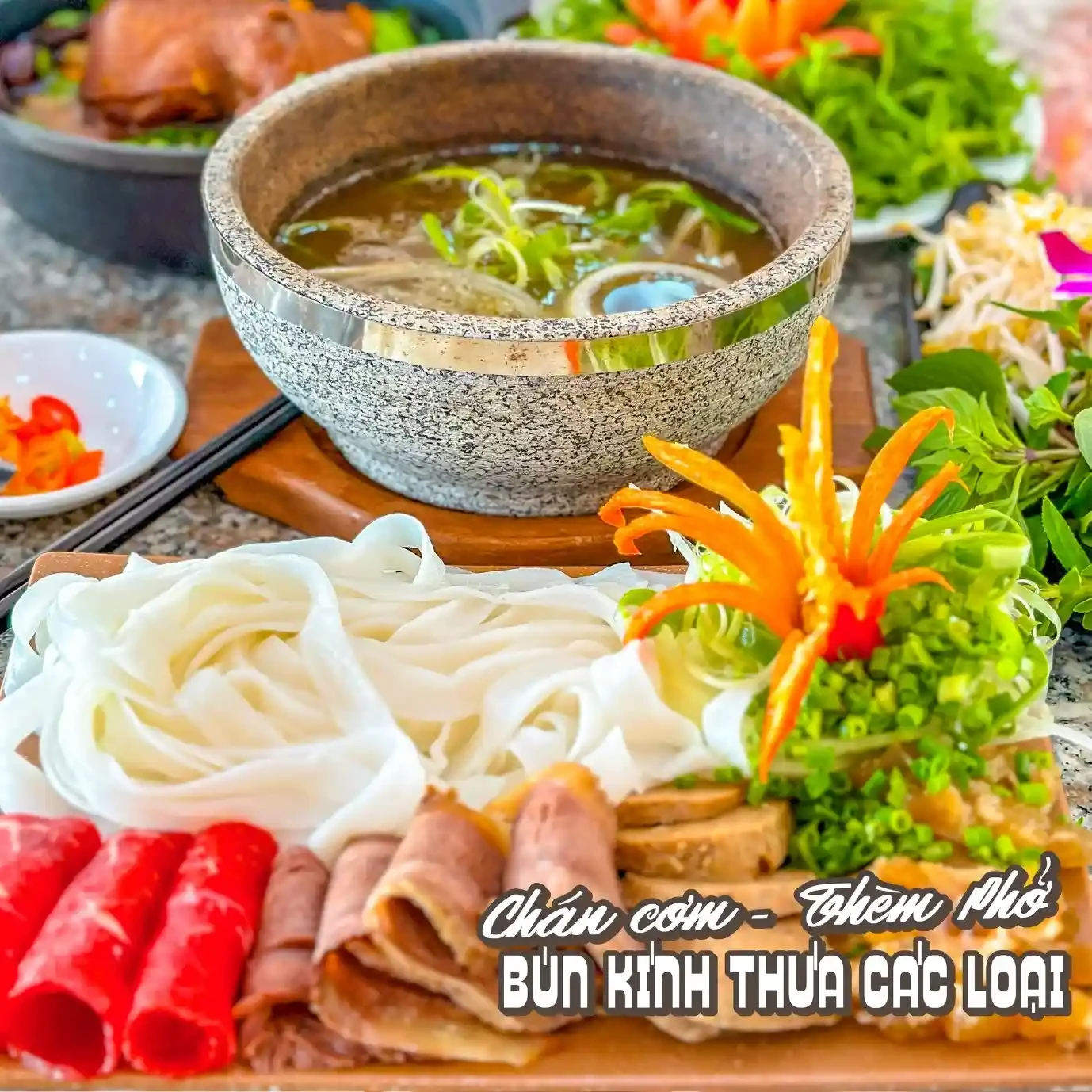khu-du-lich-suoi-tien-la-khong-gian-am-thuc-voi-thuc-don-da-dang-va-phong-phu.webp