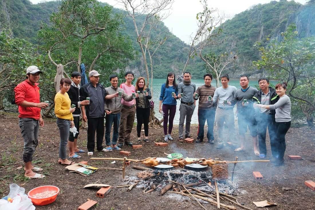 6-cac-hoat-dong-team-building-se-giup-cho-chuyen-di-tap-the-duoc-gan-ket.jpg