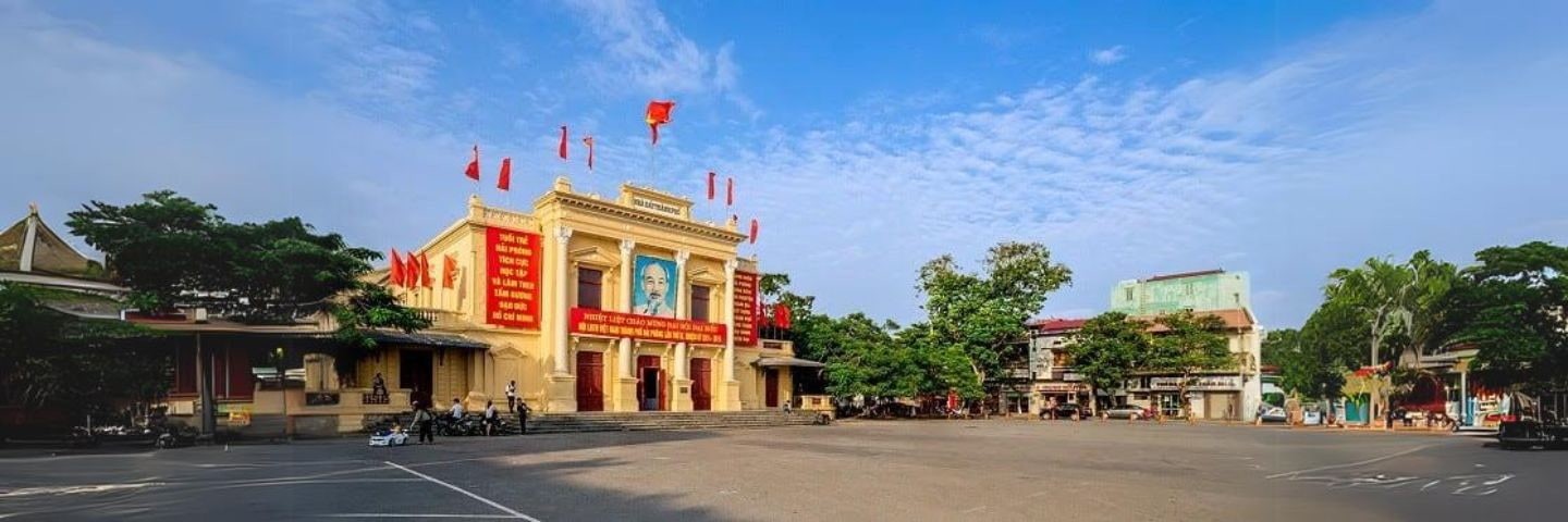 kham-pha-nha-hat-lon-hai-phong.jpg