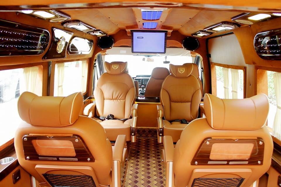 13-xe-limousine-la-lua-chon-xe-sang-luon-duoc-uu-tien-lua-chon-di-chuyen-cua-moi-du-khach.jpg