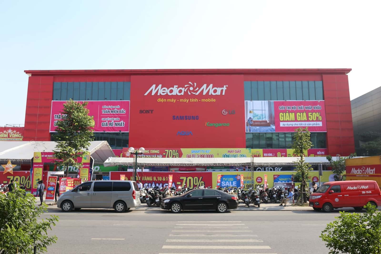 4-mua-tra-gop-dien-thoai-chinh-hang-tai-media-mart-uu-dai-lai-suat-0-tra-gop-linh-hoat.jpg
