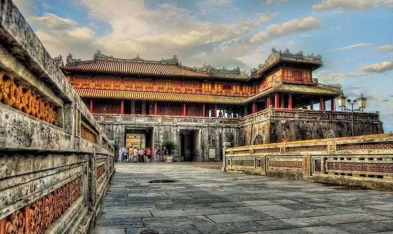 1-dai-noi-hue-duoc-xay-dung-vao-nam-1804-duoi-thoi-vua-gia-long (1).jpg