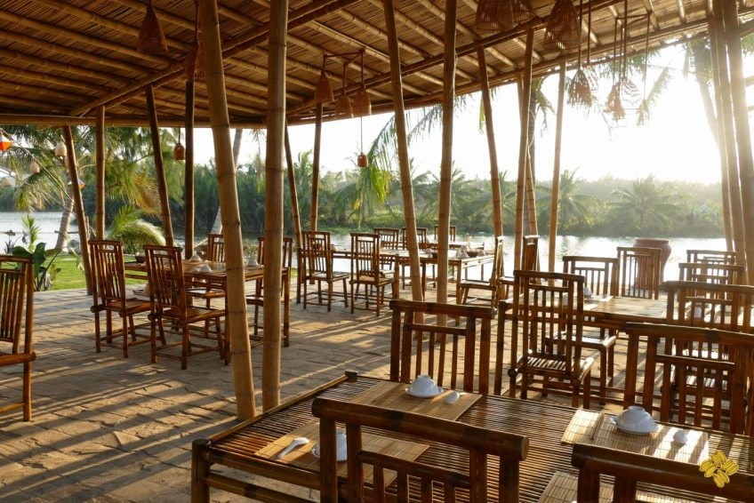 5-the-field-restaurant-bar-thuong-thuc-am-thuc-tinh-te-giua-khung-canh-dong-que-thanh-binh.jpg