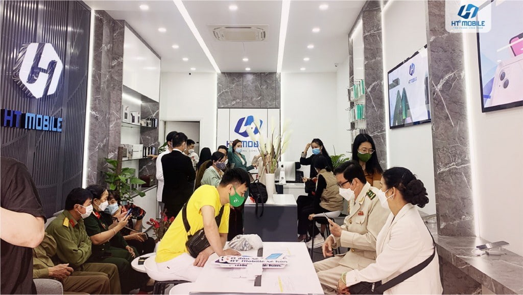ht-mobile-chuoi-cua-hang-iphone-chinh-hang-cua-apple