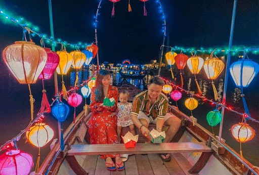 2-y-nghia-cua-le-hoi-hoa-dang-hoi-an (1).jpg